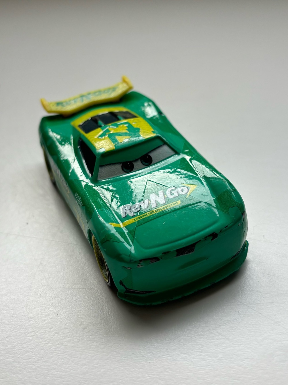 Disney Pixar CARS 3 “m fast Fong” green car